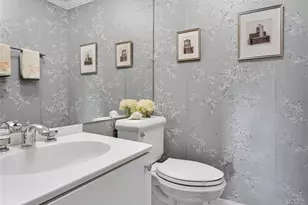 100 Hilton Ave, Garden City, NY 11530 - Photo 16