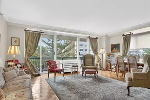 100 Hilton Ave, Garden City, NY 11530 - Photo 4