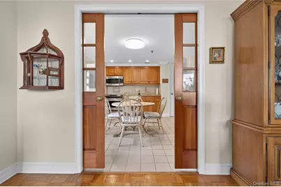 100 Hilton Avenue #411, Garden City, NY 11530 - Photo 8