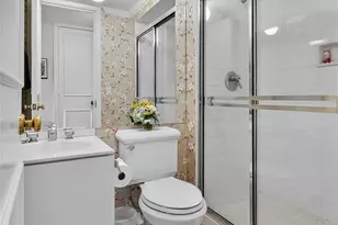 100 Hilton Ave, Garden City, NY 11530 - Photo 24