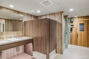 100 Hilton Ave, Garden City, NY 11530 - Photo 38