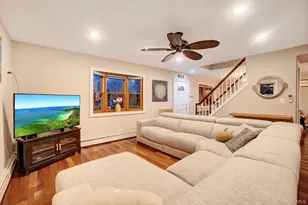 186 Robin Pl, Levittown, NY 11756 - Photo 12