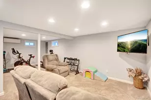 186 Robin Pl, Levittown, NY 11756 - Photo 24