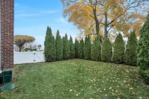 186 Robin Pl, Levittown, NY 11756 - Photo 36