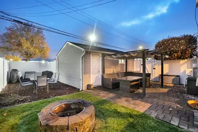 186 Robin Place, Levittown, NY 11756 - Photo 30