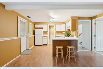 23 Tiffany Lane, Smithtown, NY 11787 - Photo 28