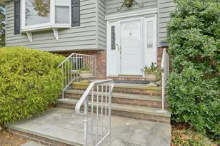 23 Tiffany Ln, Smithtown, NY 11787 - Photo 4