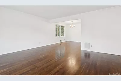 23 Tiffany Lane, Smithtown, NY 11787 - Photo 6