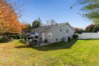4 Long Ridge Road, Plainview, NY 11803 - Photo 20
