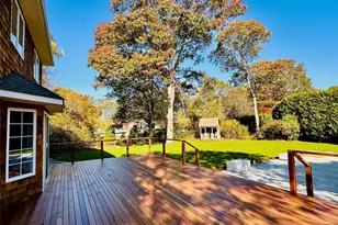 10 Ginny Ln, Hampton Bays, NY 11946 - Photo 28