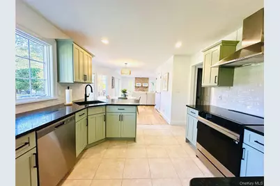 10 Ginny Lane, Hampton Bays, NY 11946 - Photo 12