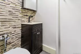 88-30 182nd St, Hollis, NY 11423 - Photo 12