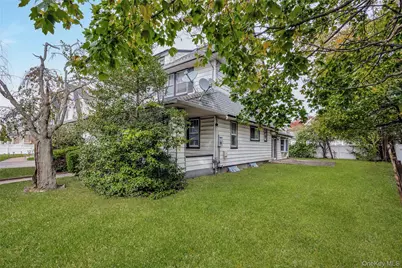 73 Peterson Place, Lynbrook, NY 11563 - Photo 2