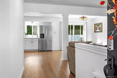 148 S Hillside Avenue, Nesconset, NY 11767 - Photo 4