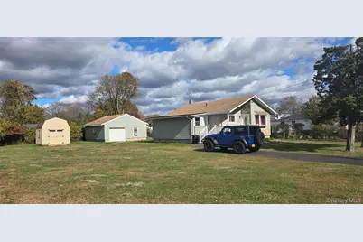 19 Kent Drive, Shirley, NY 11967 - Photo 2