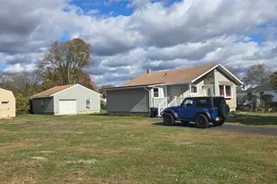 19 Kent Dr, Shirley, NY 11967 - Photo 2