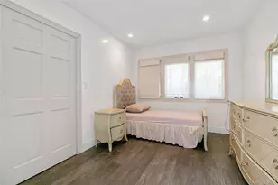 22 Olive St, Great Neck, NY 11020 - Photo 20