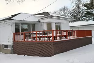 16 Middle Ln, Jericho, NY 11753 - Photo 2