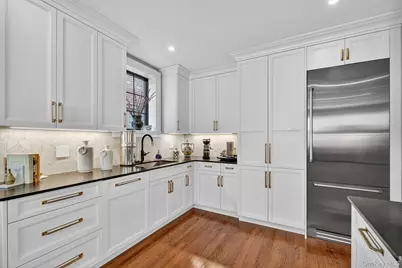 2247 Mickle Avenue, Bronx, NY 10469 - Photo 14