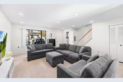28 Berry Court, New York, NY 10309 - Photo 6