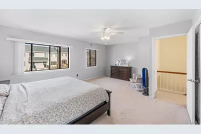 28 Berry Court, New York, NY 10309 - Photo 16