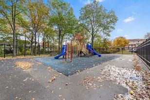 28 Berry Ct, New York, NY 10309 - Photo 24