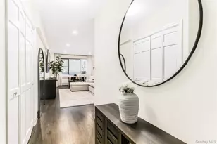 640 Pelham Rd, New Rochelle, NY 10805 - Photo 2