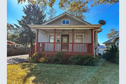 38 W Smith Street, Amityville, NY 11701 - Photo 2