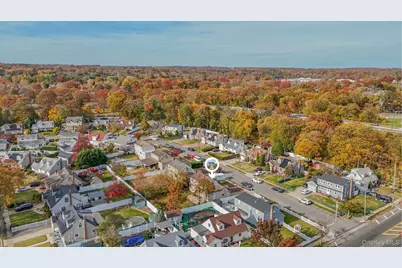 48 Circle Dr, Westbury, NY 11590 - Photo 24