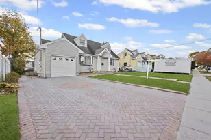 48 Circle Dr, Westbury, NY 11590 - Photo 18