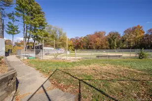 1 Victoria Ln, Yonkers, NY 10701 - Photo 32