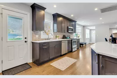 5 Cody Avenue, Glen Head, NY 11545 - Photo 14