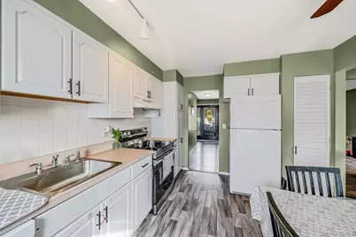 27 Kenwood Drive, Bohemia, NY 11716 - Photo 8