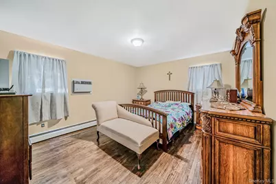 27 Kenwood Drive, Bohemia, NY 11716 - Photo 10