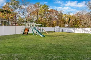 27 Kenwood Dr, Bohemia, NY 11716 - Photo 24