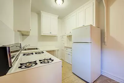 109-14 Ascan Avenue #4J, Forest Hills, NY 11375 - Photo 16