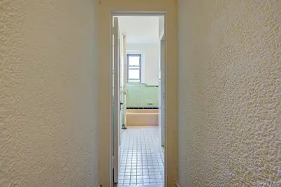 109-14 Ascan Avenue #4J, Forest Hills, NY 11375 - Photo 28