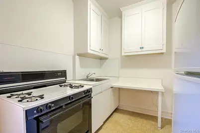 109-14 Ascan Avenue #4J, Forest Hills, NY 11375 - Photo 14