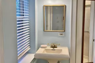 2 Alden Pl, Bronxville, NY 10708 - Photo 12