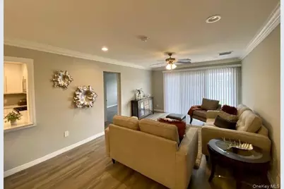 25 Westwood Drive #15, Westbury, NY 11590 - Photo 4