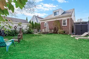 58 Chestnut St, Lynbrook, NY 11563 - Photo 18