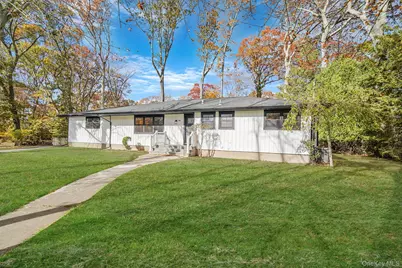 780 Westview Drive, Mattituck, NY 11952 - Photo 2