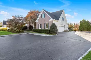 135 Elmwood Dr, Dix Hills, NY 11746 - Photo 4