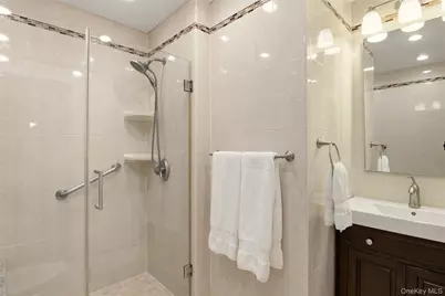 17 Park Place, Floral Park, NY 11001 - Photo 24