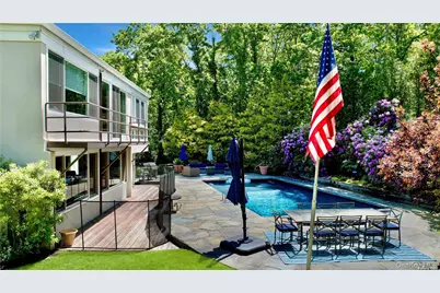 162 Middle Line, Southampton, NY 11968 - Photo 2