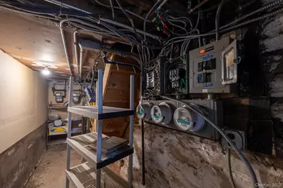 677 Van Nest Avenue, Bronx, NY 10462 - Photo 40