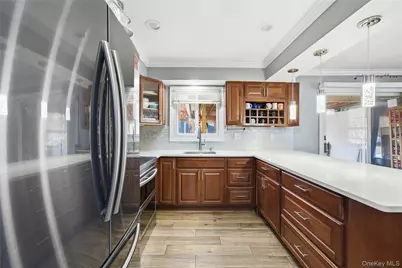 262 N Dunton Avenue, Patchogue, NY 11772 - Photo 10