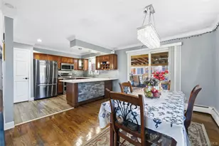 262 N Dunton Ave, Patchogue, NY 11772 - Photo 6