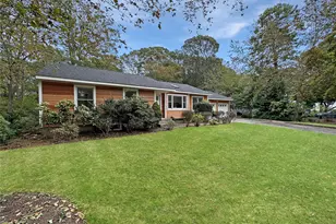 12 Ida Ln, Aquebogue, NY 11901 - Photo 2