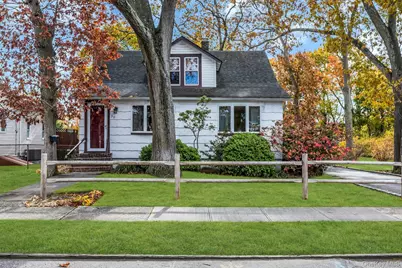 36 Roslyn Street, Islip Terrace, NY 11752 - Photo 2